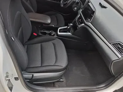 Hyundai Elantra 2018, 91000 км, за 5591.42 USD - фото 8