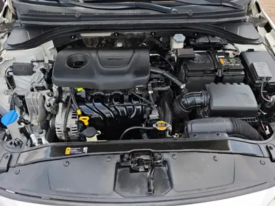 Hyundai Elantra 2018, 91000 км, за 5591.42 USD - фото 10