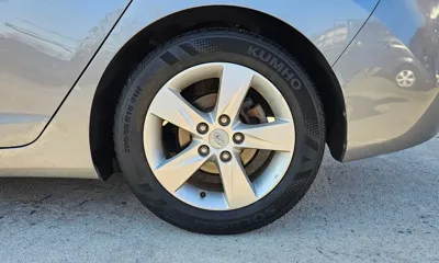 Hyundai Avante 2012, 156992 км, за 2444.66 USD