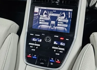 Porsche Panamera 2018, 118913 км, за 40370.22 USD - фото 17