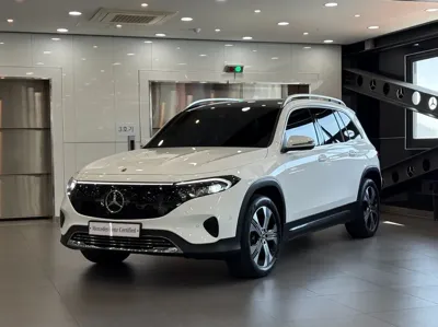 Mercedes-Benz EQB · 2025 год