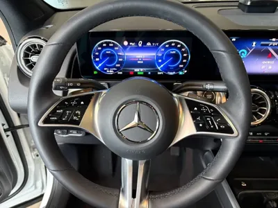 Mercedes-Benz EQB 2025, 6816 км, за 36174.24 USD - фото 19