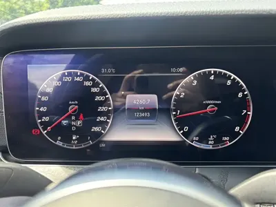 Mercedes-Benz E-Class 2018, 123000 км, за 21600.52 USD - фото 9