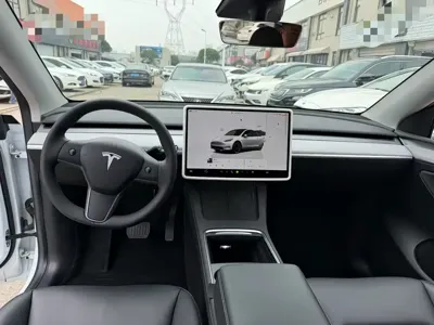 Tesla Model Y 2024, 45000 км, за 27221.37 USD