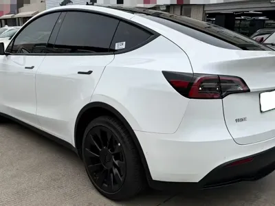 Tesla Model Y 2024, 45000 км, за 27221.37 USD - фото 8