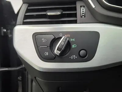Audi A4L 2020, 125600 км, за 14684.82 USD - фото 21