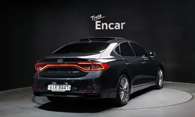 Hyundai Grandeur 2017, 110993 км, за 8790.78 USD