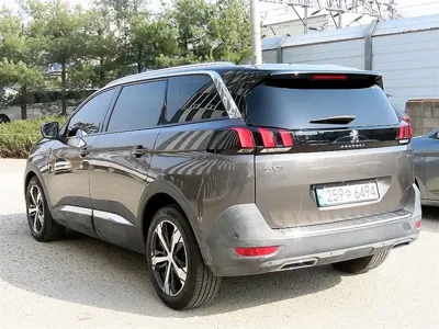 Peugeot 5008 2019, 119919 км, за 8328.93 USD