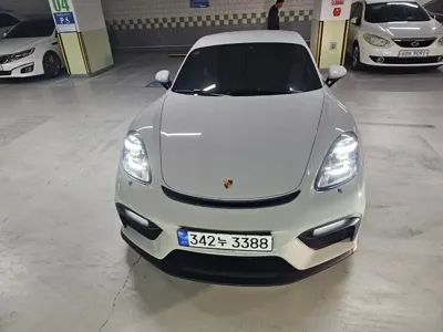 Porsche 718 2023, 6990 км, за 100760.54 USD