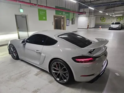 Porsche 718 2023, 6990 км, за 100760.54 USD