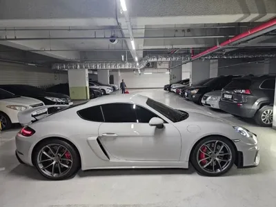 Porsche 718 2023, 6990 км, за 100760.54 USD