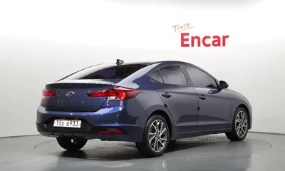 Hyundai Avante 2019, 107884 км, за 5139.22 USD