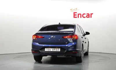 Hyundai Avante 2019, 107884 км, за 5139.22 USD