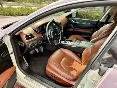 Maserati Ghibli 2015, 100000 км, за 17209.61 USD