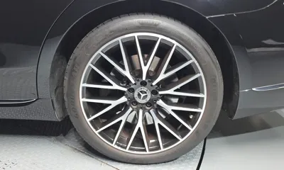 Mercedes-Benz S-Class 2022, 32702 км, за 74918.61 USD - фото 21