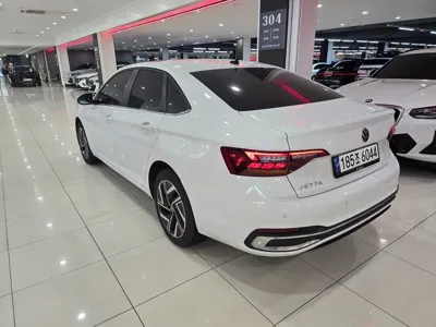 Volkswagen Jetta 2023, 41750 км, за 21596.43 USD