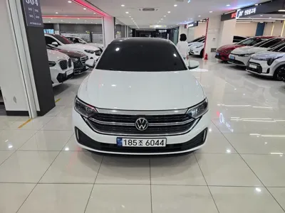 Volkswagen Jetta 2023, 41750 км, за 21596.43 USD