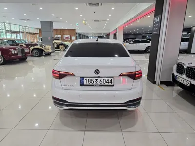 Volkswagen Jetta 2023, 41750 км, за 21596.43 USD