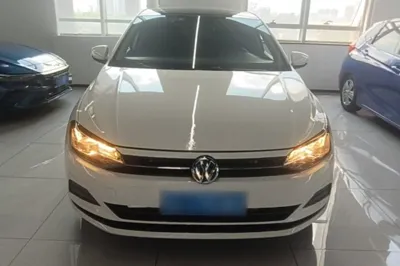 Volkswagen Polo 2021, 48800 км, за 9738 USD