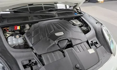 Porsche Cayenne 2019, 115178 км, за 41059.57 USD - фото 6