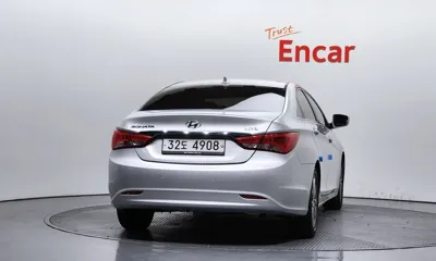 Hyundai Sonata 2013, 84090 км, за 3413.42 USD