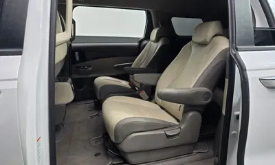 Kia Canival 2023, 32649 км, за 18410.58 USD - фото 12
