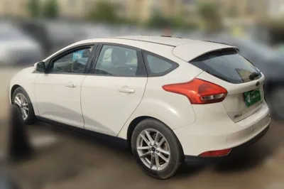 Ford Focus 2015, 84300 км, за 4228 USD