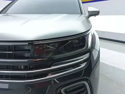Volkswagen Tavendor 2023, 37100 км, за 22630.52 USD