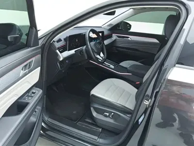 Volkswagen Tavendor 2023, 37100 км, за 22630.52 USD - фото 9