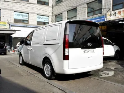 Hyundai Staria 2022, 183512 км, за 9196 USD