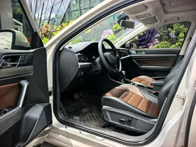 Volkswagen Lavida 2020, 62000 км, за 8357.7 USD