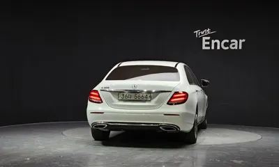 Mercedes-Benz E-Class 2019, 30262 км, за 19815 USD