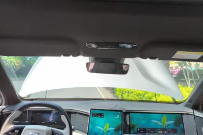 Geely Galaxy L7