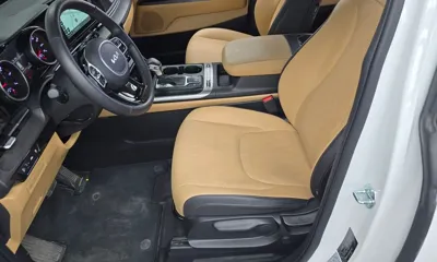 Kia Canival 2023, 66392 км, за 16214.1 USD - фото 28
