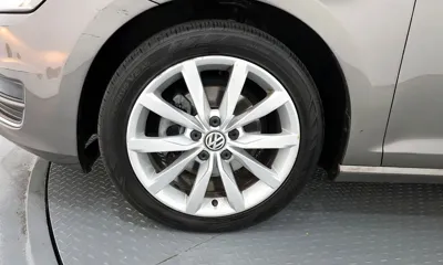 Volkswagen Golf 2013, 194401 км, за 3612.72 USD