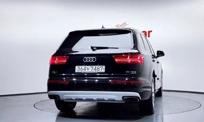 Audi Q7 2019, 89843 км, за 17841.1 USD