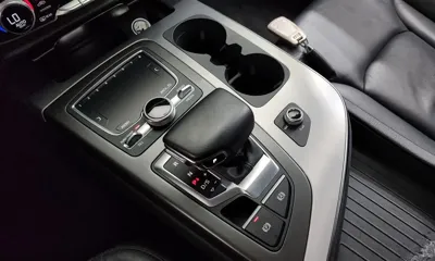 Audi Q7 2019, 89843 км, за 17841.1 USD - фото 9
