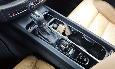 Volvo XC60 2018, 79192 км, за 18830.52 USD - фото 9