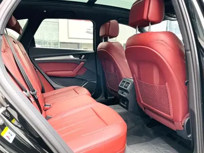 Audi Q5L 2024, 20000 км, за 26632.8 USD