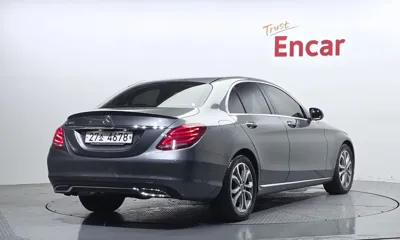 Mercedes-Benz C-Class 2017, 35072 км, за 12247.56 USD