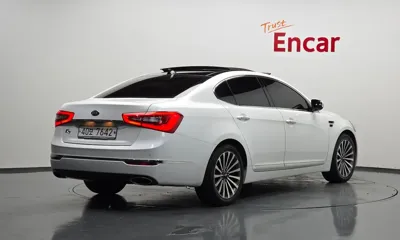 Kia K7 2014, 115326 км, за 3843.65 USD