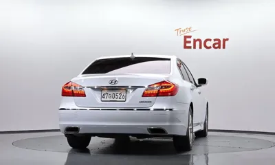 Hyundai Genesis 2014, 65479 км, за 5054.48 USD