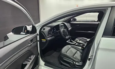 Hyundai Avante 2018, 44798 км, за 8131.68 USD - фото 10