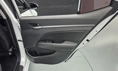 Hyundai Avante 2018, 44798 км, за 8131.68 USD - фото 25