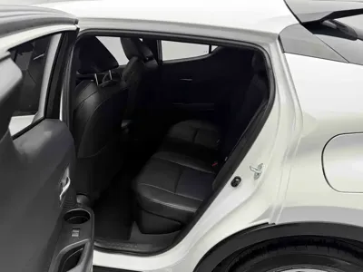 Toyota C-HR 2023, 19900 км, за 11168.12 USD - фото 9