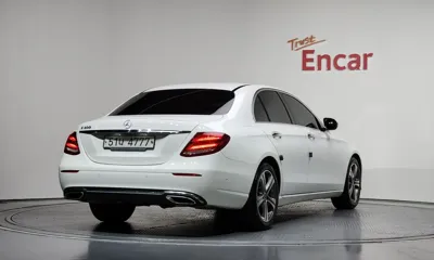 Mercedes-Benz E-Class 2019, 33438 км, за 17589.59 USD