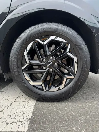 Kia Canival 2025, 21647 км, за 17373.18 USD