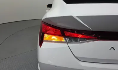 Hyundai Avante 2023, 90375 км, за 10874.52 USD - фото 23