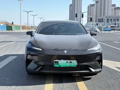 Deepal Deepal L07 2025, 15000 км, за 13555.51 USD
