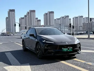 Deepal Deepal L07 2025, 15000 км, за 13555.51 USD